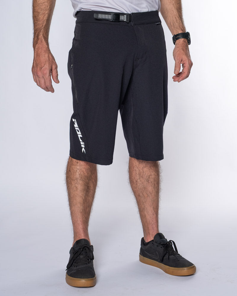 MENS FLYER SHORTS | BLACK