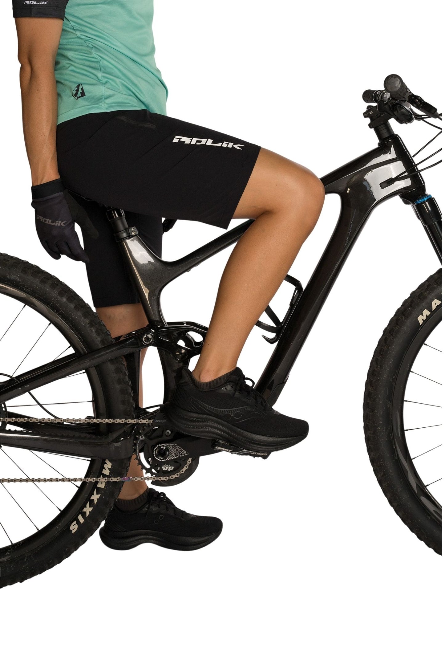 WOMENS FLYER SHORTS | BLACK